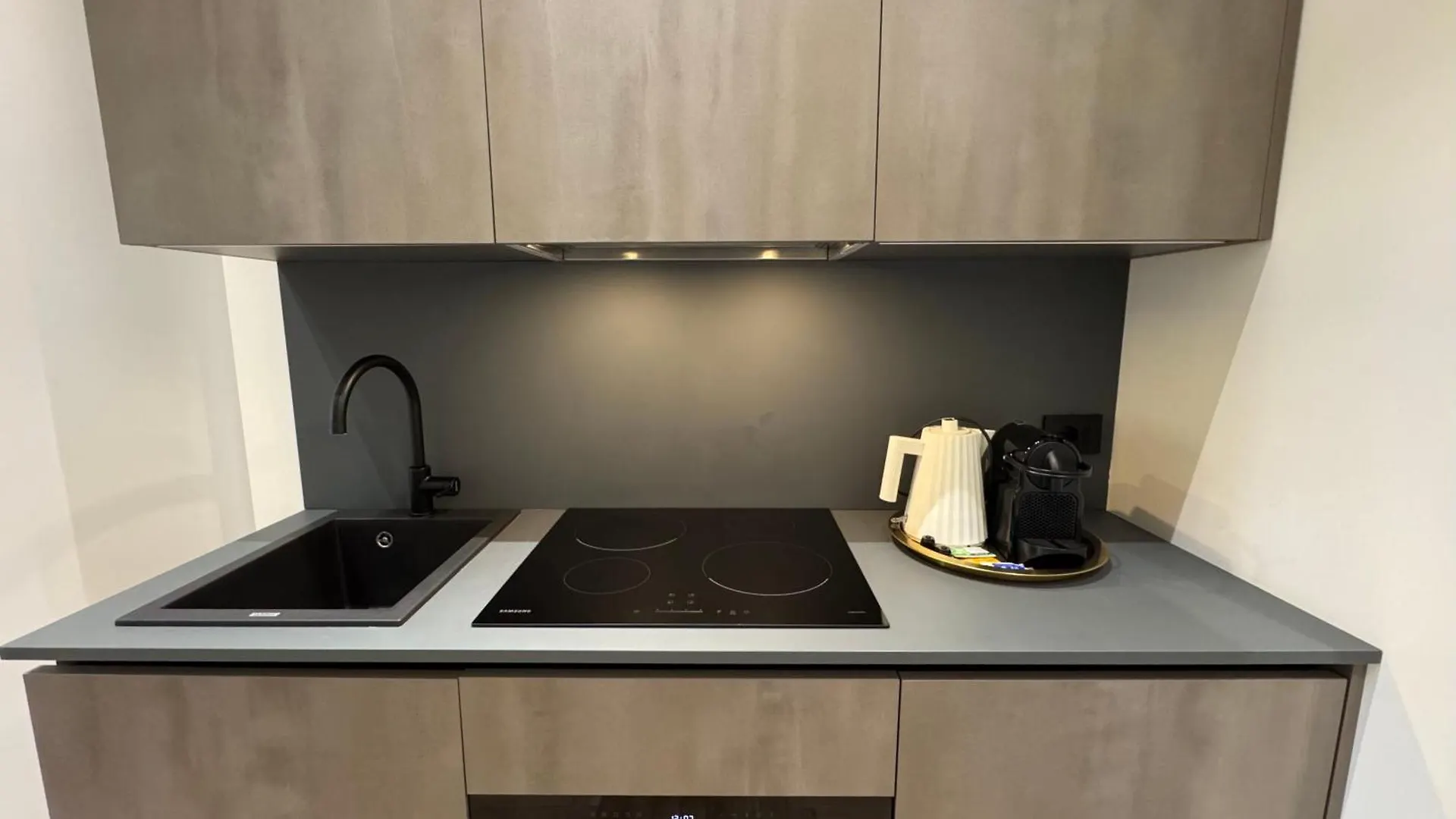 Yls Luxury Suites 2 Milánó 0*,  Olaszország