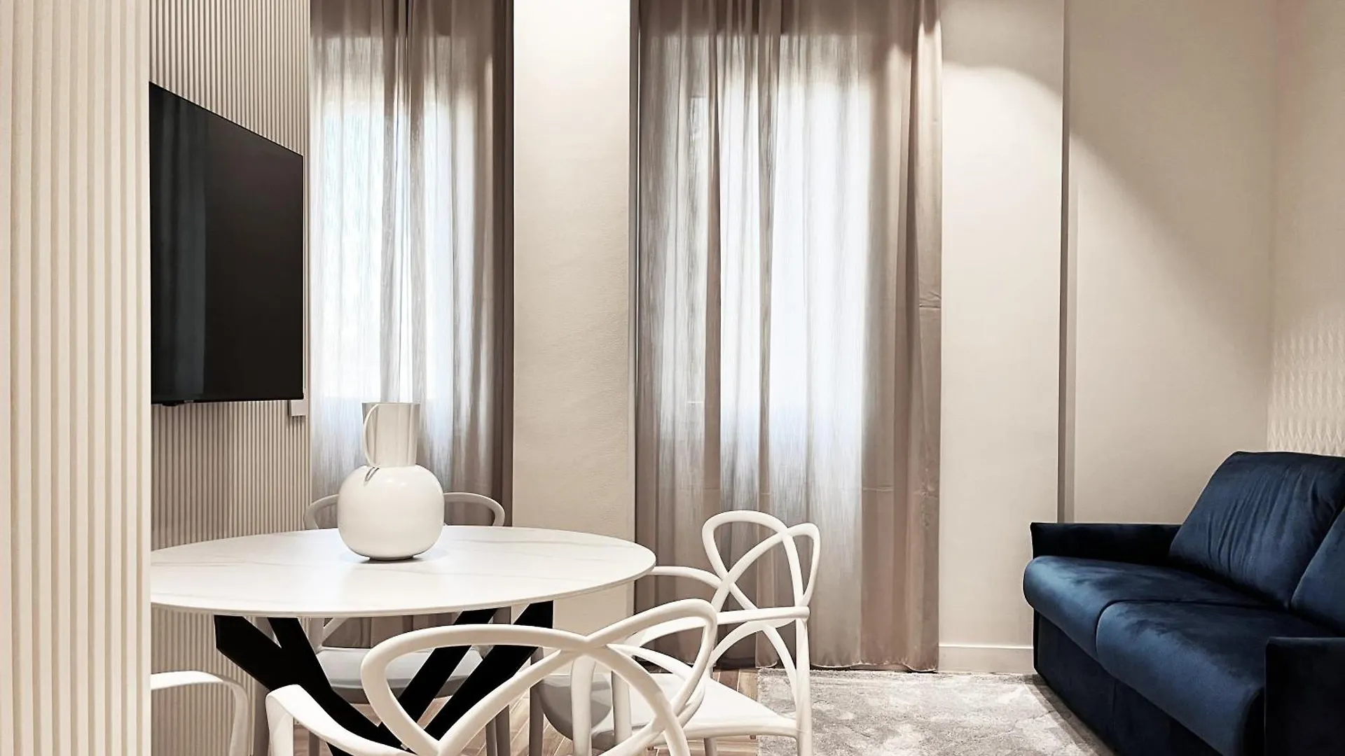Yls Luxury Suites 2 Milan 0*,  Italy